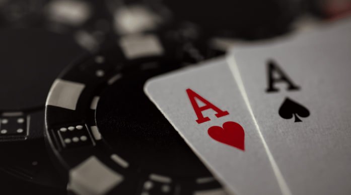 Live Three Card Poker table setup at hantu777 login showing dealer, cards, and betting interface